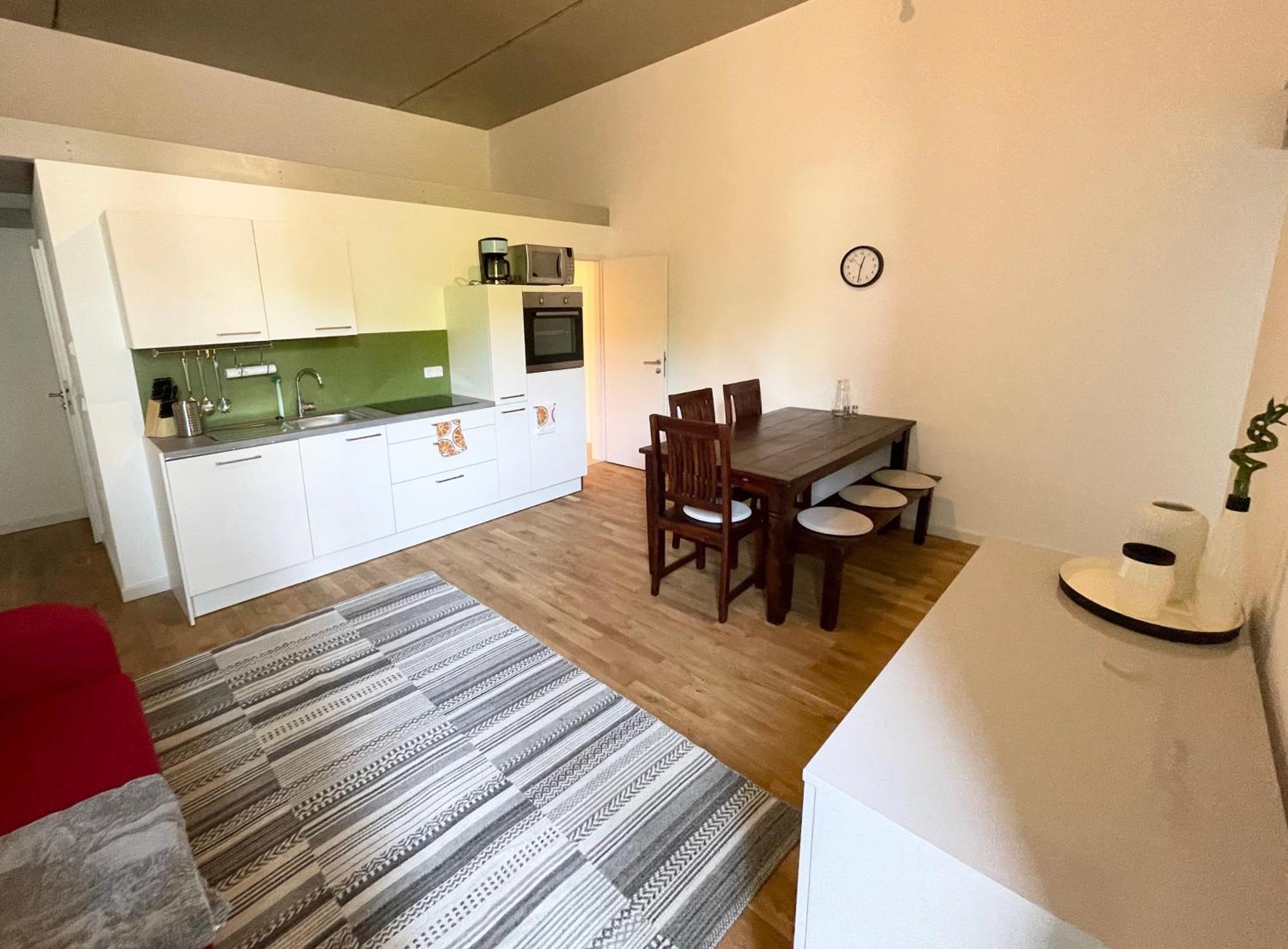 Tolle Zentrale Stadtwohnung In Berlin-weissensee-prenzlauer Berg Appartement *