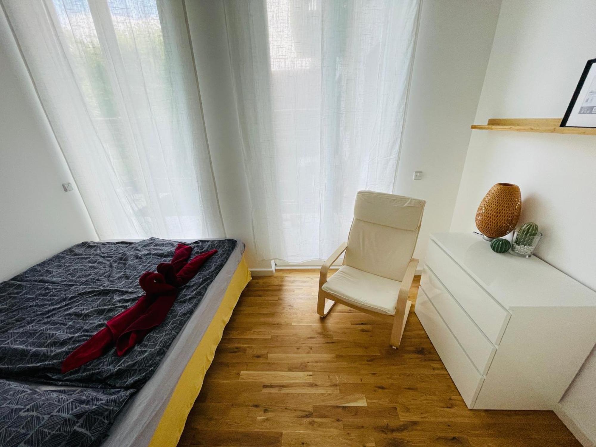 Appartement Tolle Zentrale Stadtwohnung In Berlin-weissensee-prenzlauer Berg