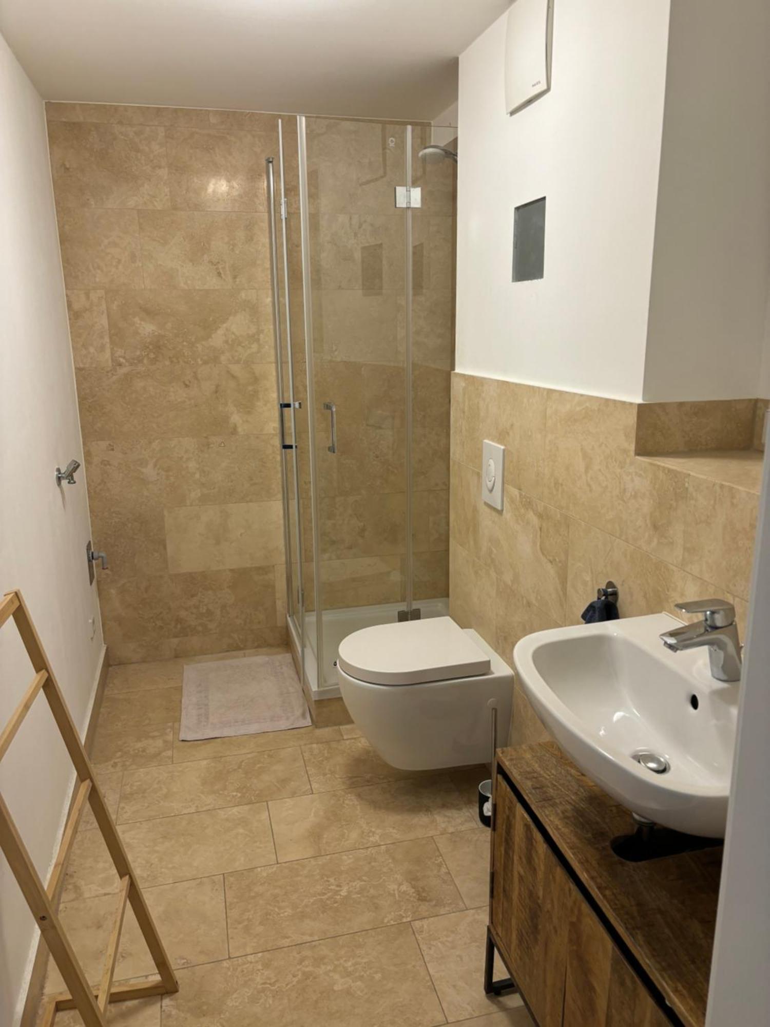 Tolle Zentrale Stadtwohnung In Berlin-weissensee-prenzlauer Berg Appartement Berlijn